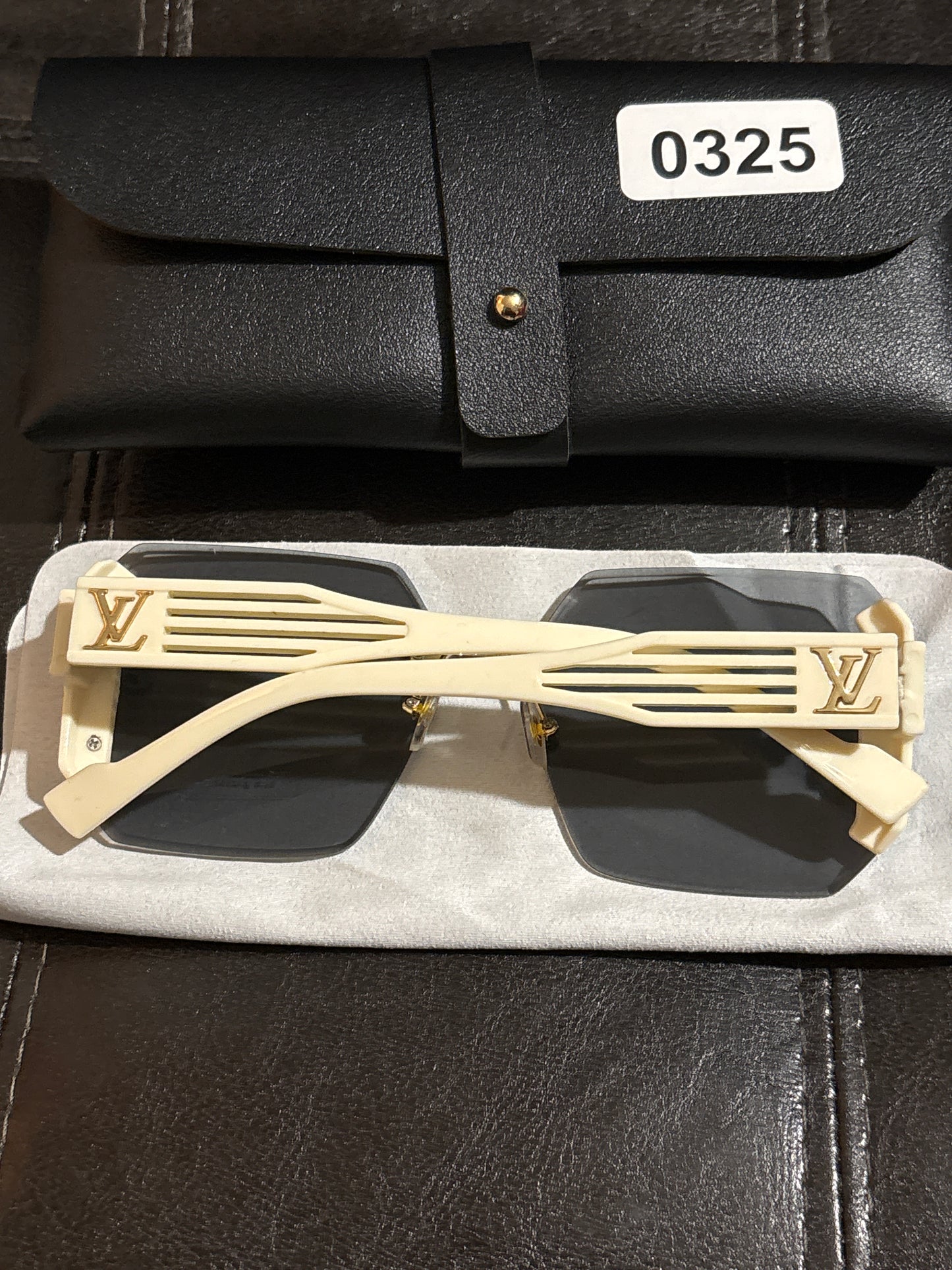 Rimless Geometric Sunglasses | Bevel-Cut Grey Gradient Lens & Gold-Tone Hardware | Cream Temple Arms ✨🕶️ #0325