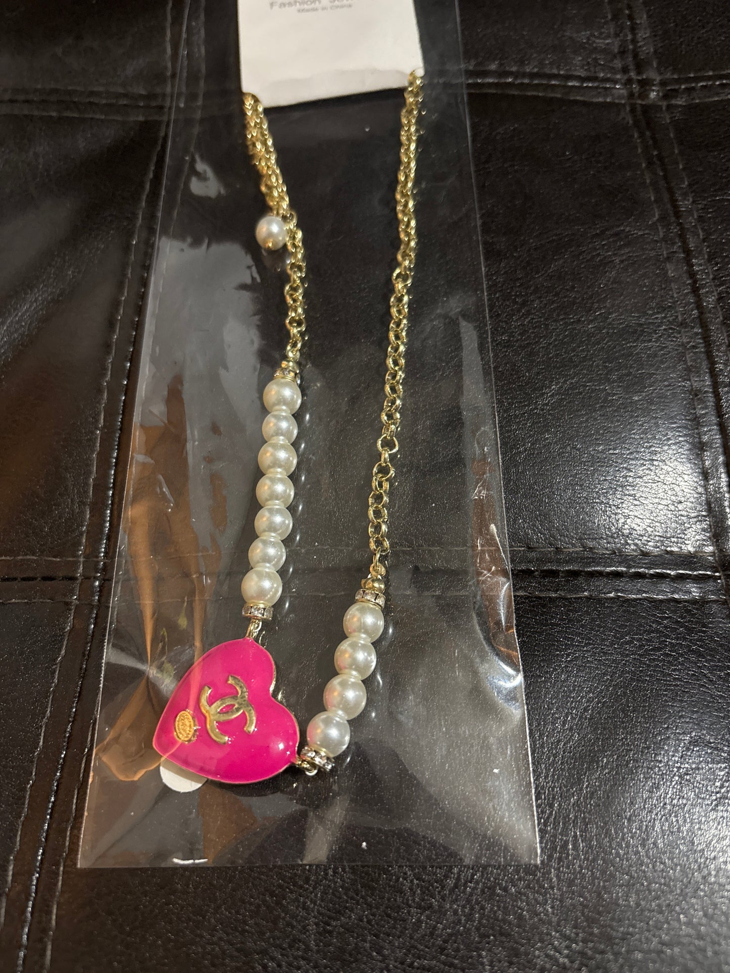 💗 Luxury Gold-Tone Half-Chain Half-Pearl Pink Crystal Heart CC Pendant Necklace — Style #1218 🫖✨
