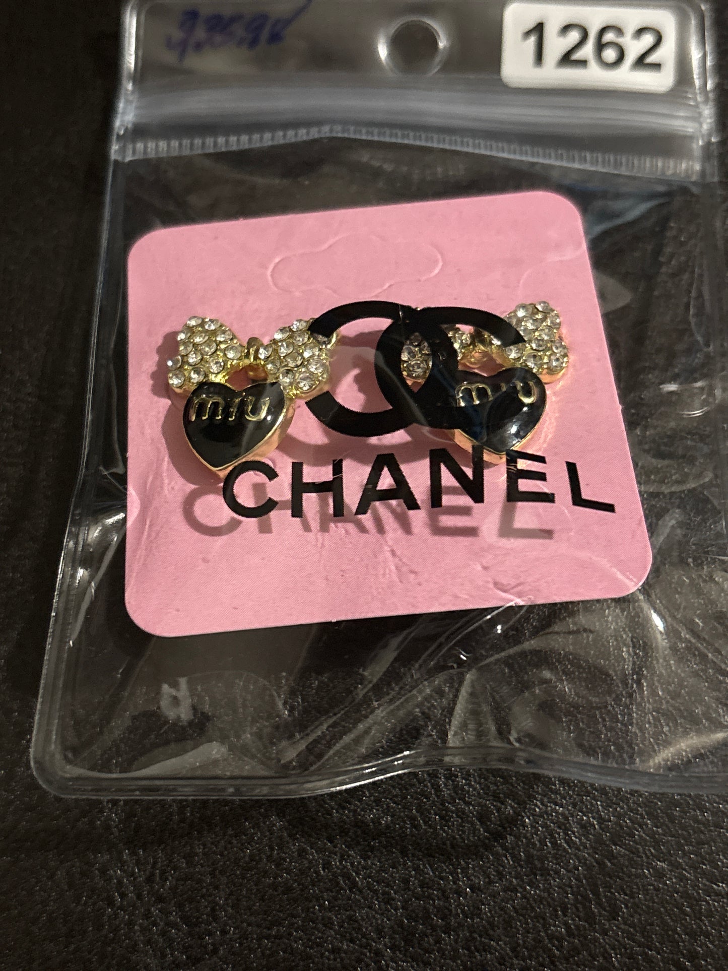 Luxury Crystal Pavé Bow & Black Enamel Heart Drop Earrings with Gold-Tone Script Logo 🖤🎠💎✨