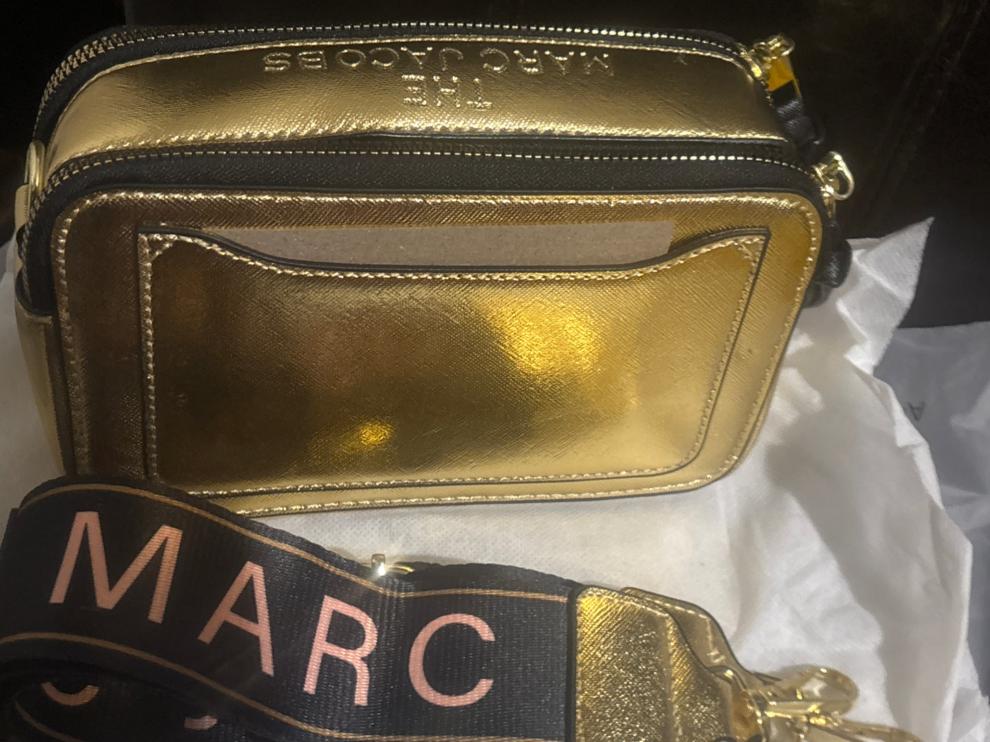 Marc Jacobs Snapshot Camera Bag 🥇🖤💗✨ All-Over Metallic Gold | Black & Pink “MARC” Wide Logo Strap | Original Box 💎👜