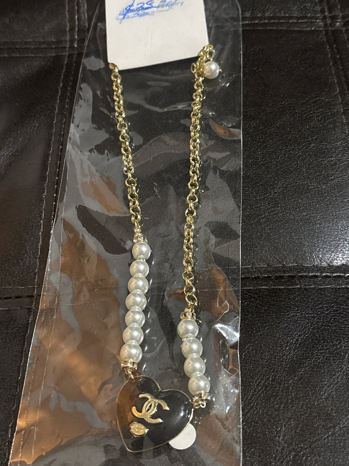 🫖 Luxury Gold-Tone Half-Chain Half-Pearl Crystal Heart CC Pendant Necklace — Style #1232 💎❤️