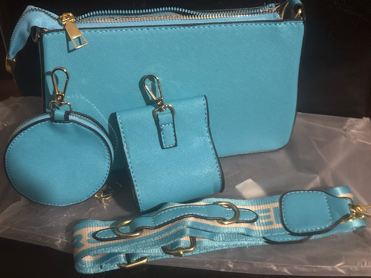 Michael Kors Sky Blue 4-Piece Crossbody Set 💙✨ Bag + Card Wallet + Coin Purse + MK Logo Strap 💎👜