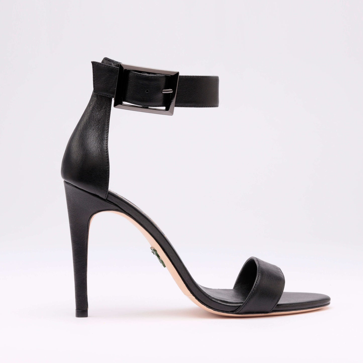 ✨Michaela V Chapman Black Leather Heels🎀