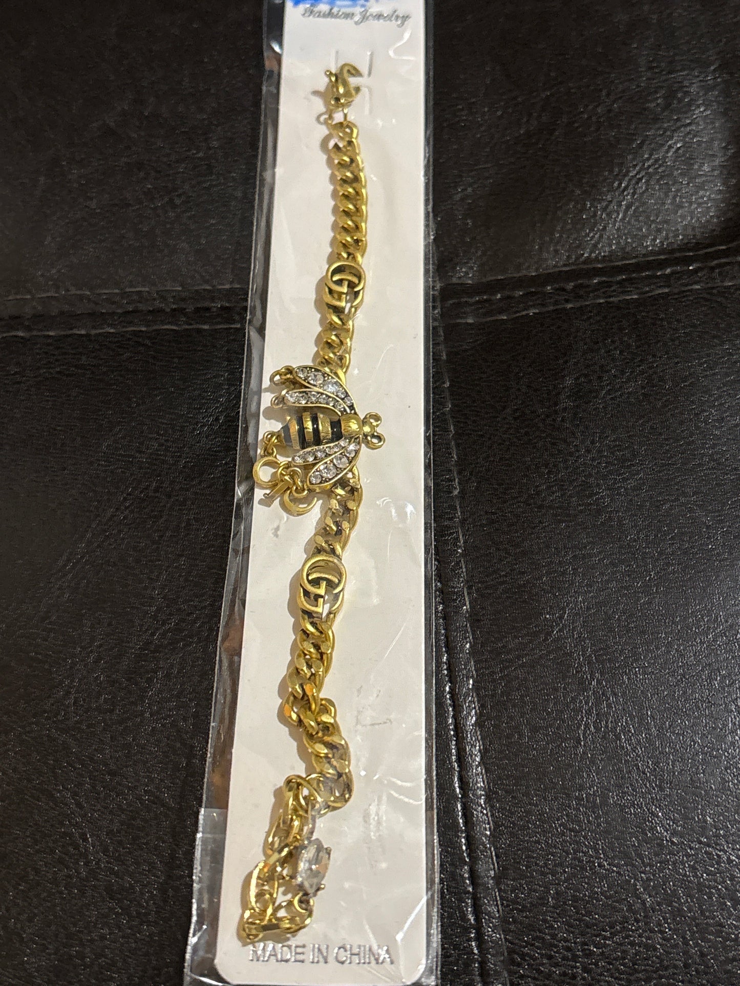 🐝 Luxury Gold-Tone Logo Chain & Crystal Pavé Bee Charm Bracelet — Style #1217 💫✨