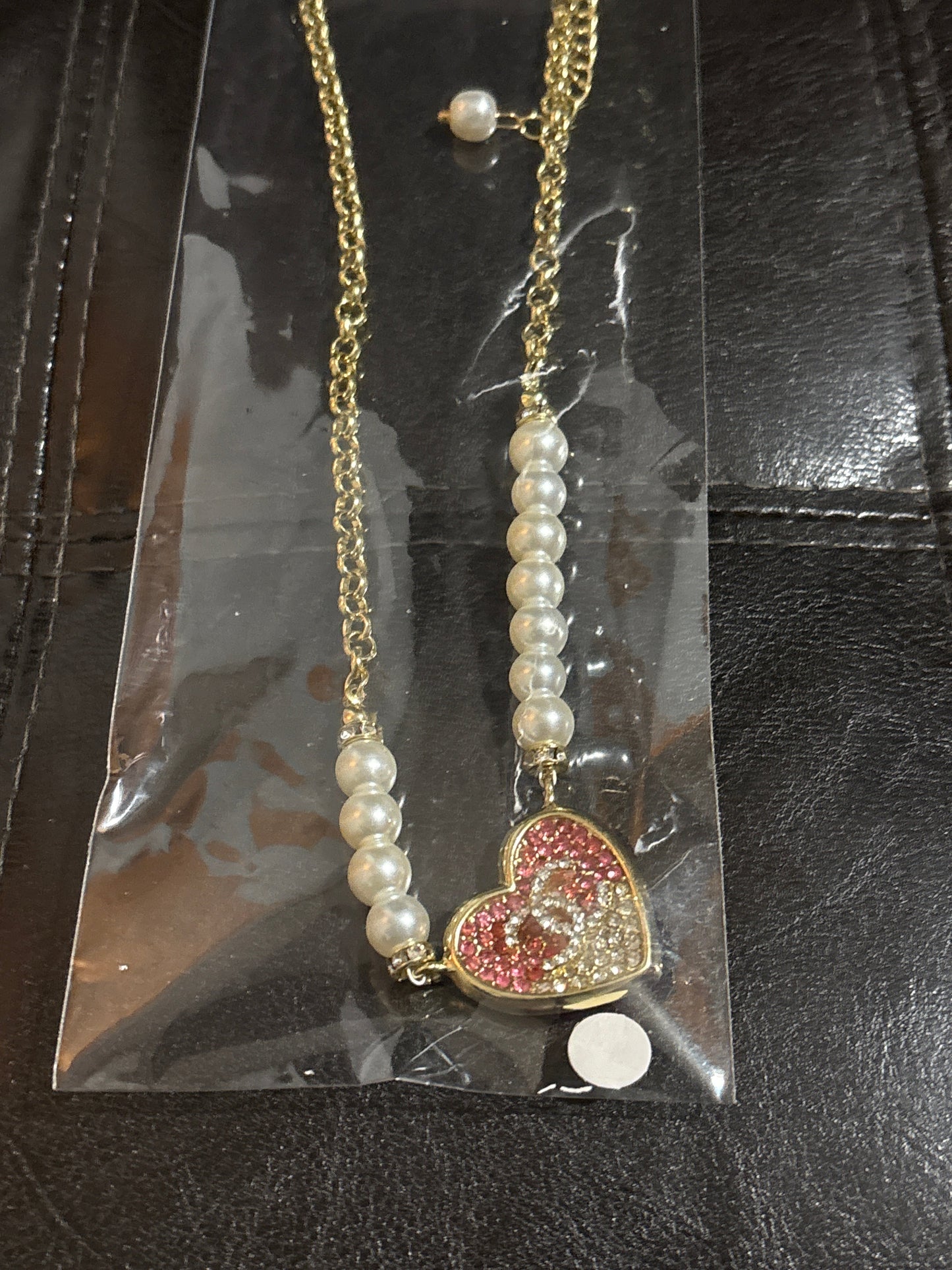 💗 Luxury Gold-Tone Half-Chain Half-Pearl Pink Crystal Heart CC Pendant Necklace — Style #1218 🫖✨