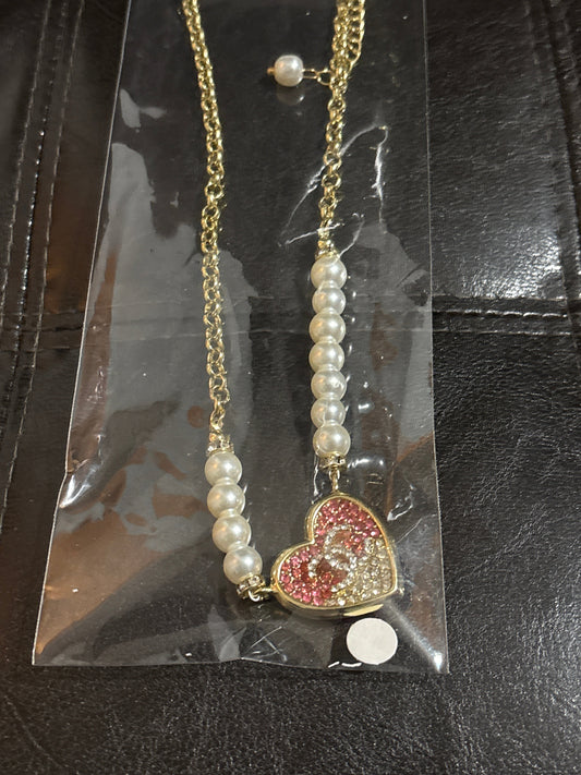 💗 Luxury Gold-Tone Half-Chain Half-Pearl Pink Crystal Heart CC Pendant Necklace — Style #1218 🫖✨