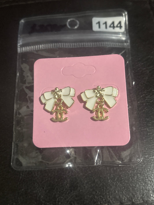Luxury Inspired CC White Bow & Logo Drop Earrings 🎀💰✨
