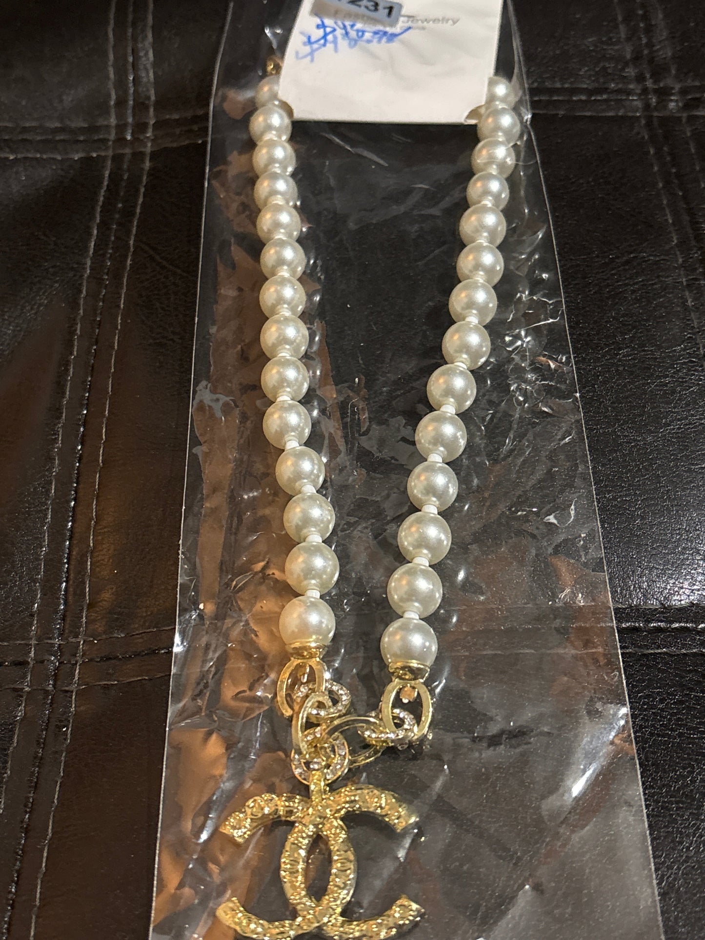 🫖 Luxury Pearl Strand Large Textured Gold CC Logo Pendant Necklace — Style #1231 💎💫