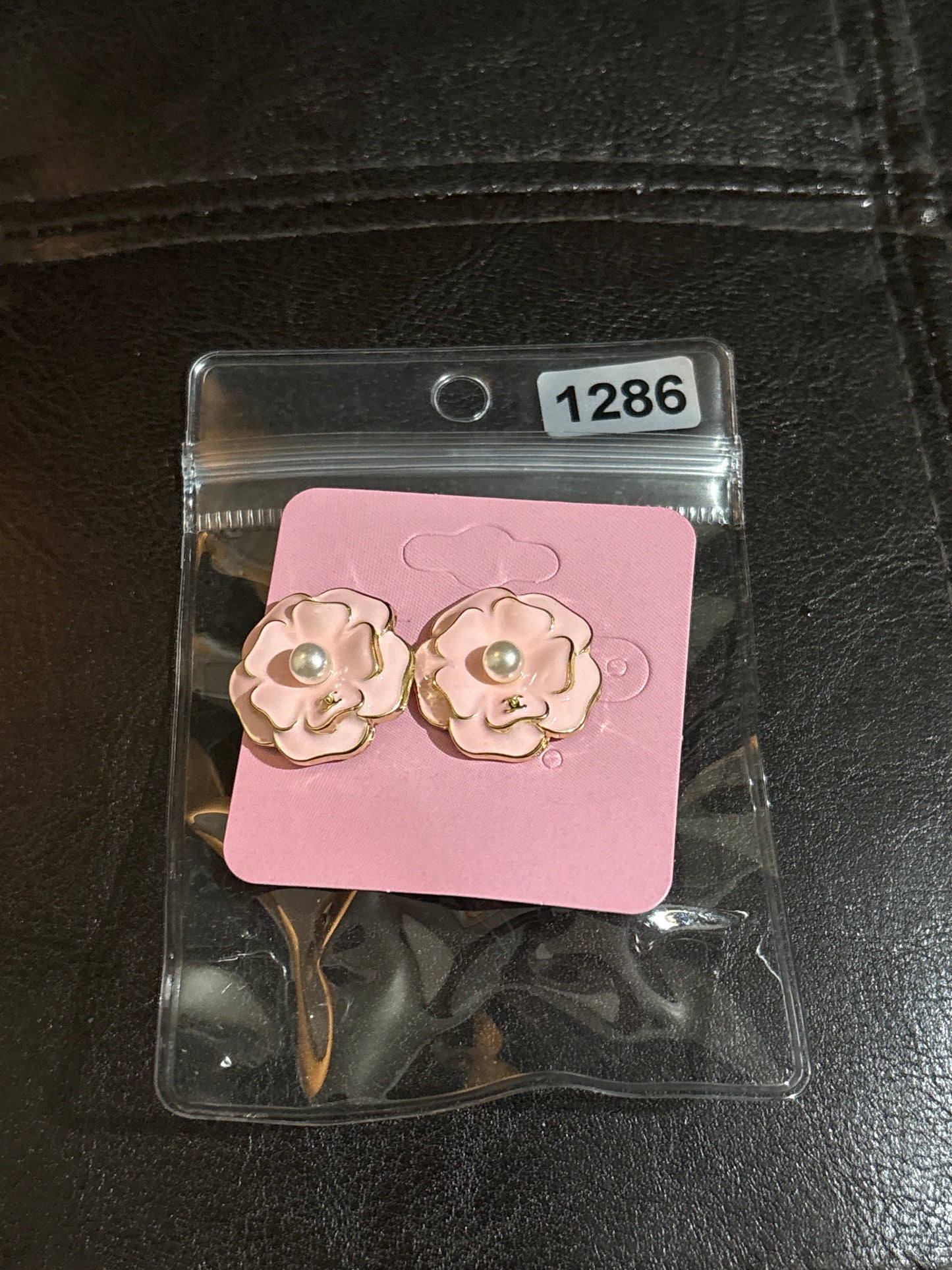 Luxury Pink Enamel Camellia Flower Stud Earrings with Faux Pearl Center & Gold-Tone Trim 🌸🫖✨