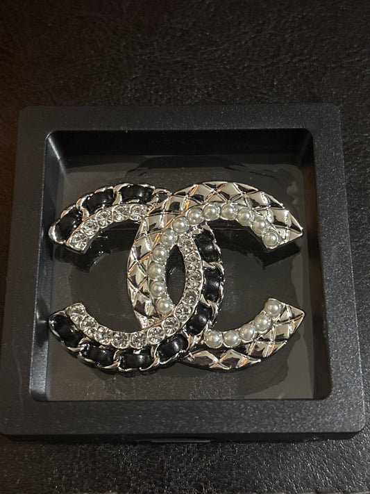Luxury Interlocking Double-C Quilted Brooch with Black Leather Chain, Faux Pearls & Crystal Rhinestones 🖤🫖💰✨