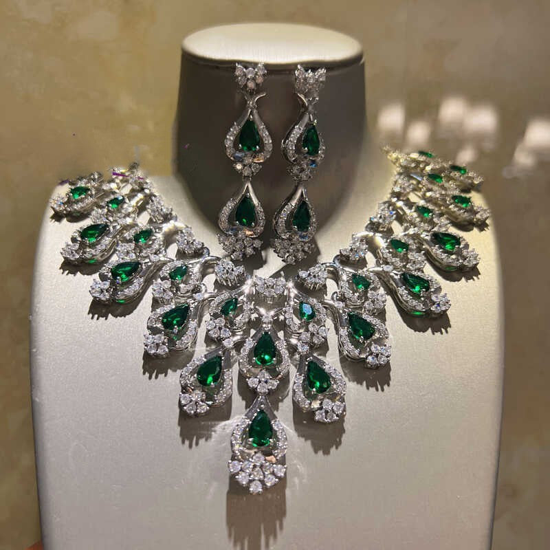 Grüner Zirkon Abendkleid Accessoires Halskette Ohrringe