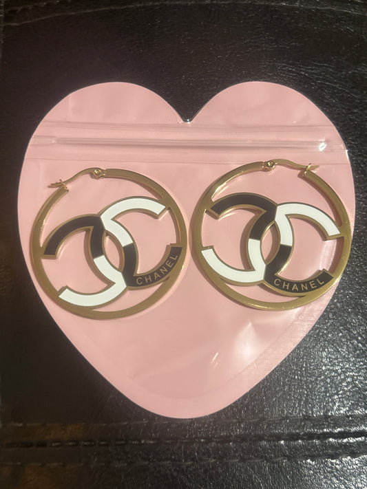 Chanel CC Logo Creolen 🤍🖤✨ Gold & Weiß Emailliert | Große CC Cut-Out Kreis-Creolen | Luxuriöser Statement-Schmuck 💎