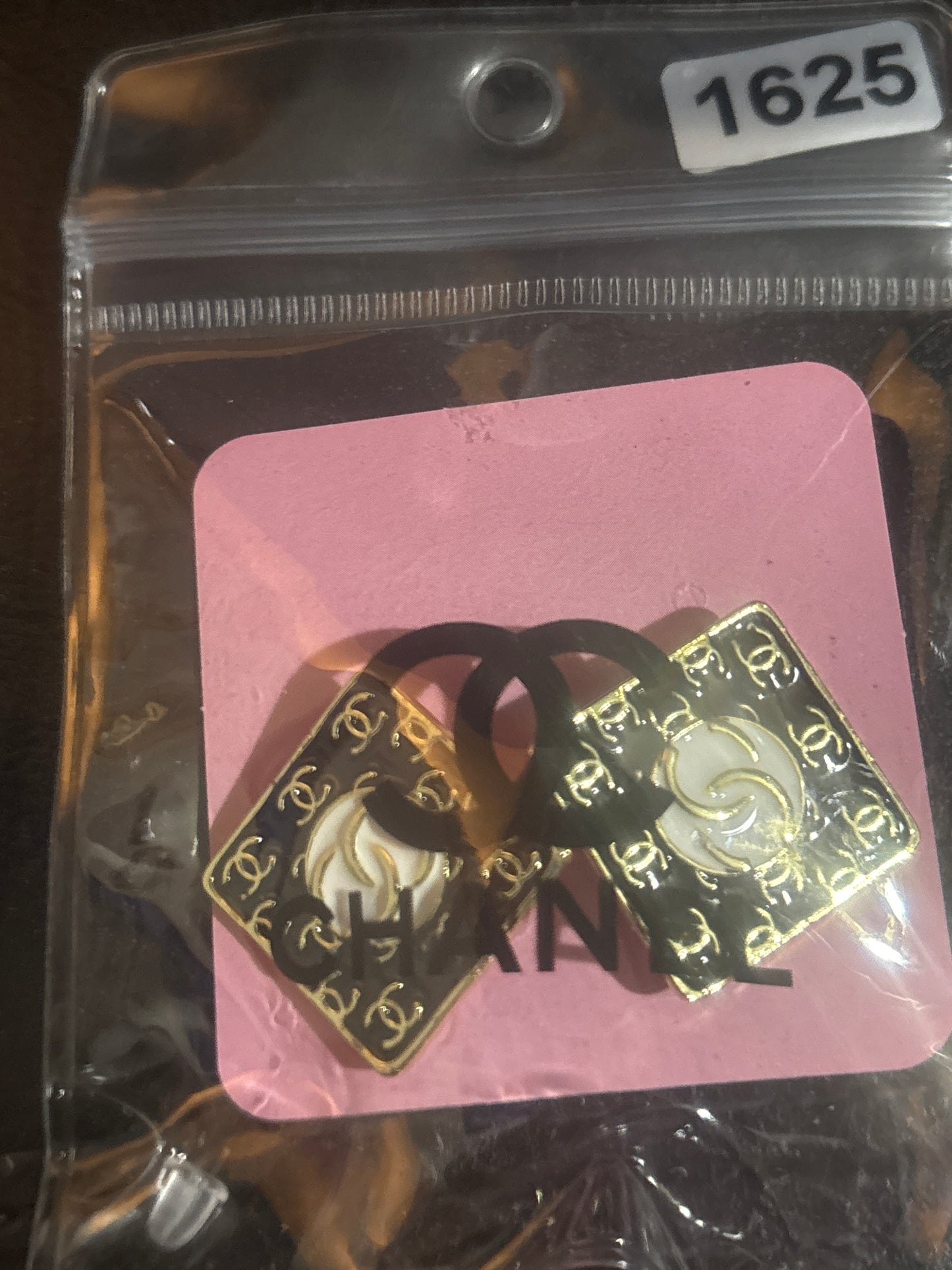 Luxury Inspired CC Monogram Square Enamel Stud Earrings 🖤✨🫖