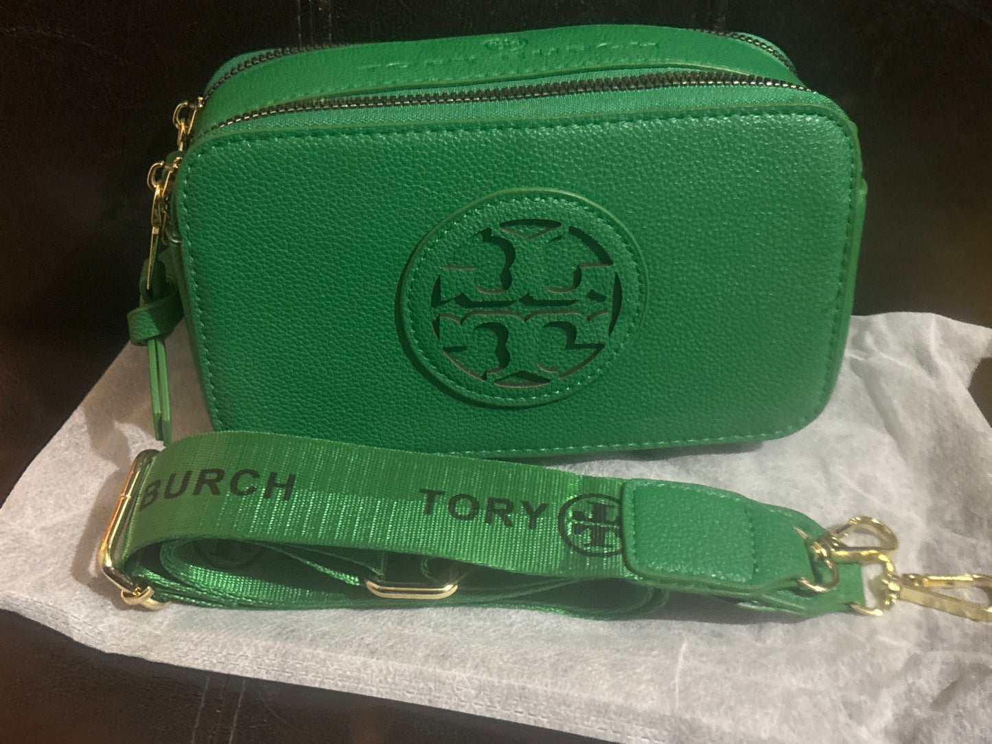 Tory Burch Kameratasche 💚✨ Vibrantes Grün | Doppel-T-Logo | Goldfarbene Hardware 💎👜