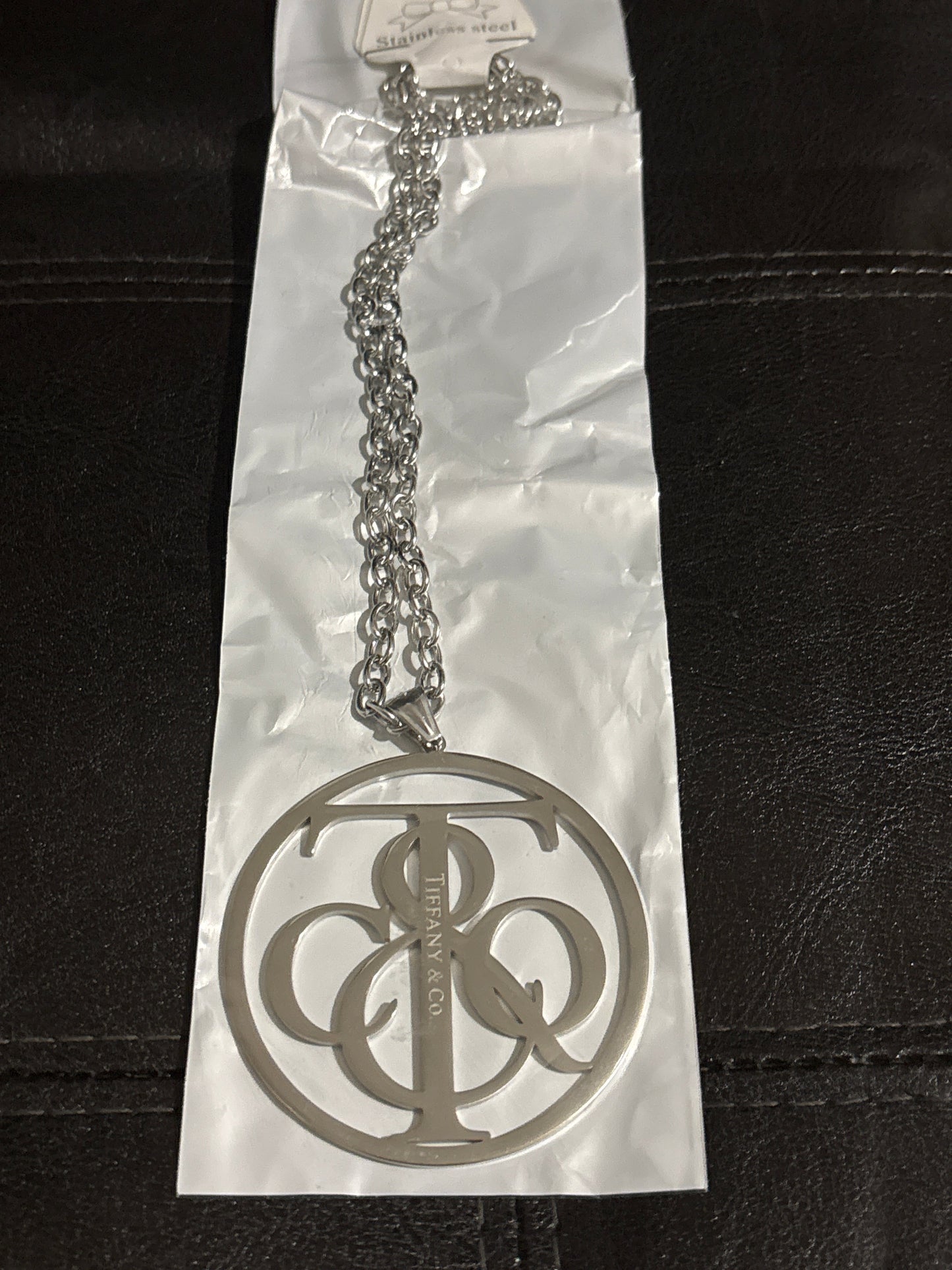 ⭕ Luxury Silver-Tone Stainless Steel Oversized T&Co Logo Circle Pendant Necklace — Style #1648 💎✨
