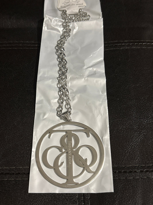 ⭕ Luxury Silver-Tone Stainless Steel Oversized T&Co Logo Circle Pendant Necklace — Style #1648 💎✨