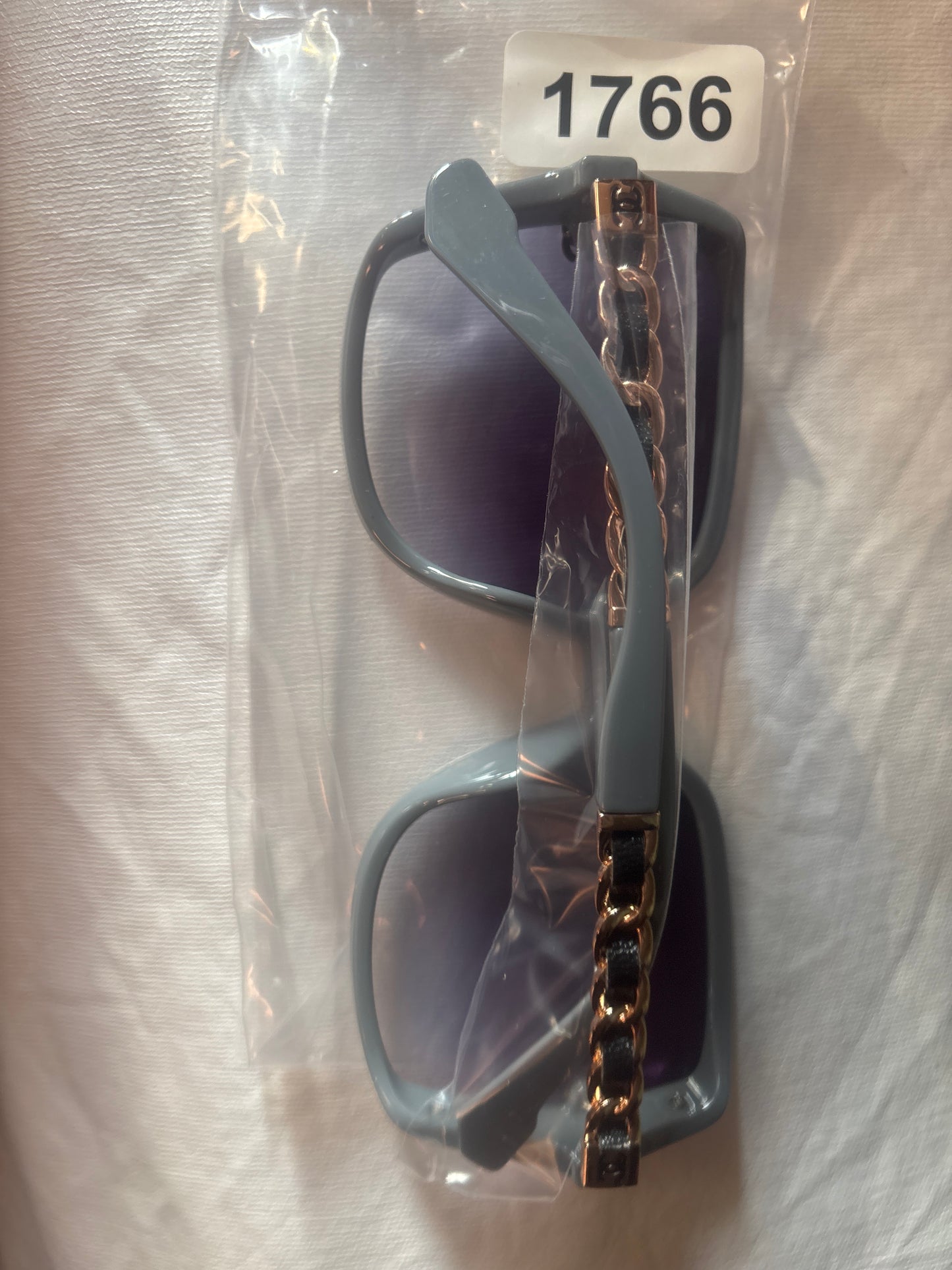 🕶️✨ Luxury Inspired Chain-Link Grey/Black 🖤💎🩶Fashion Sunglasses ✨