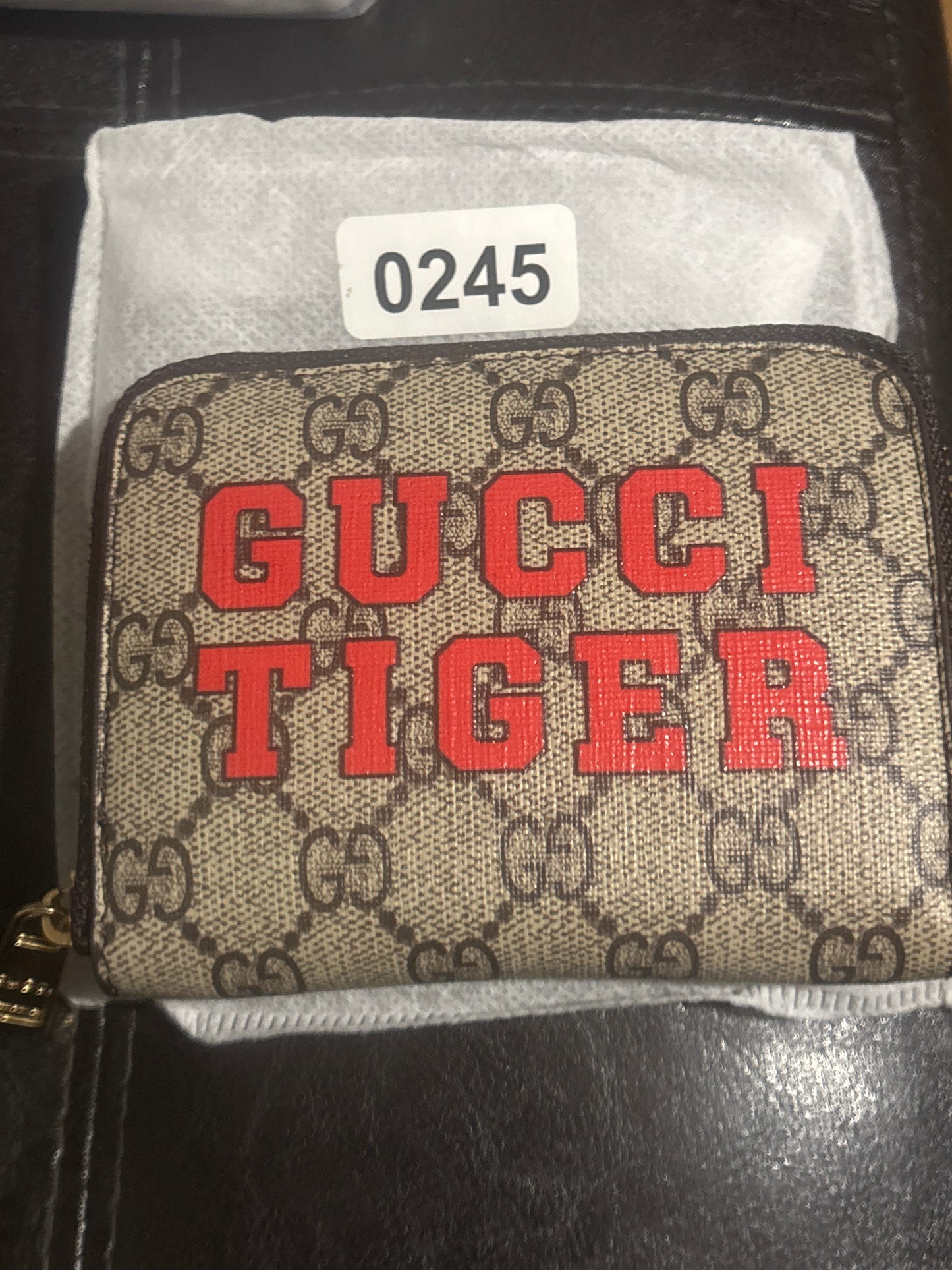 Gucci Tiger Inspired GG Supreme Monogram Zip-Around Compact Wallet 🐯🔴✨ | Bold Red GUCCI TIGER Lettering | Luxury Designer-Inspired | Iconic Mini Wallet 💎