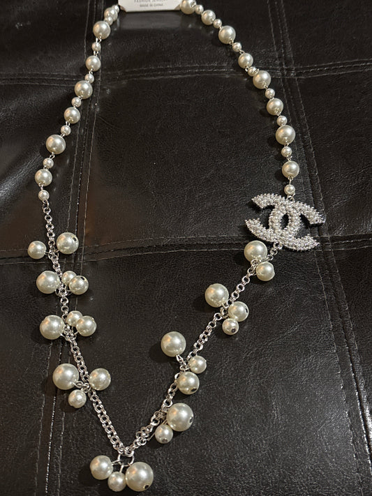✨ Luxury Silver CC Crystal Pearl Drape Station Necklace — Style #1228 🫖💎