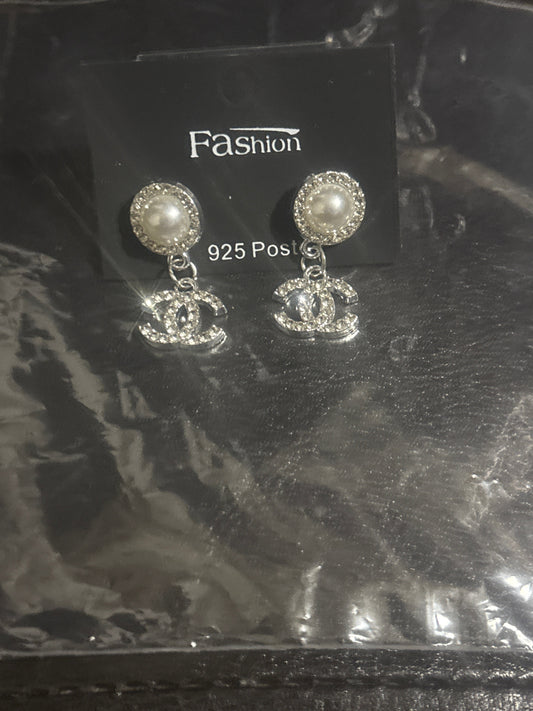 Chanel CC Kristallperlen-Halo-Tropfenohrringe 🤍🪨✨ 925er Silberstift | Perlen- & Kristall-Halo-Ohrstecker | Kristall-CC-Logo-Anhänger | Luxuriöser Statement-Schmuck 💎