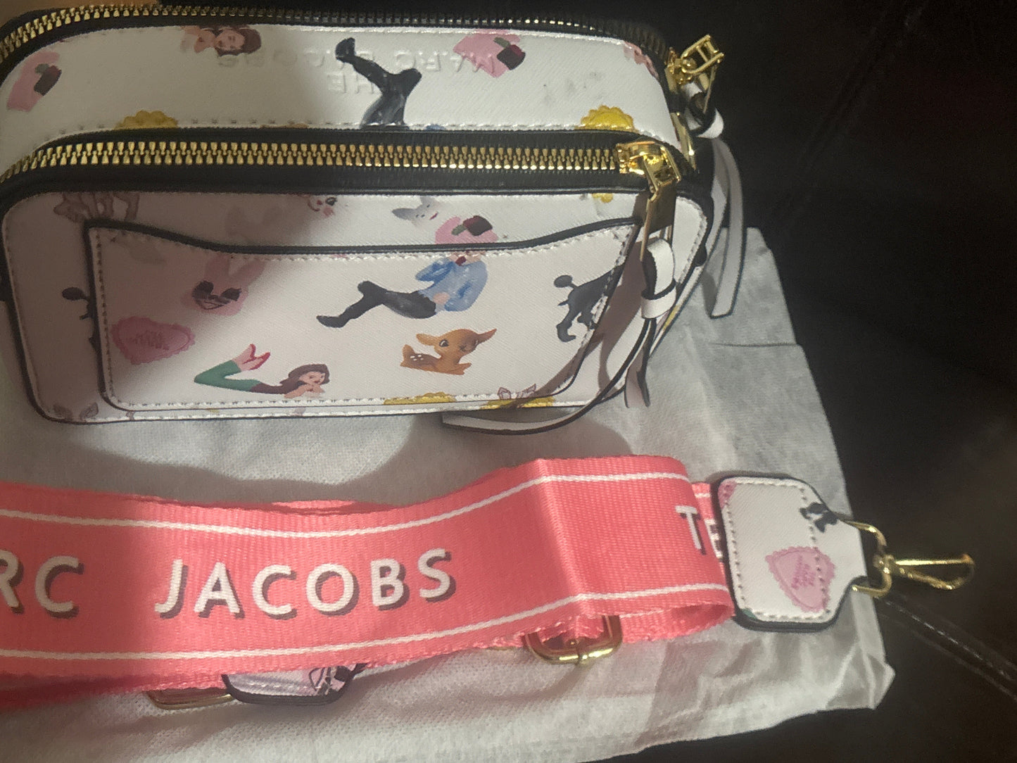 Marc Jacobs x Disney Snapshot Camera Bag 🎠🐠🦌✨ All-Over Character Print | Pink “MARC JACOBS” Wide Logo Strap 💎👜