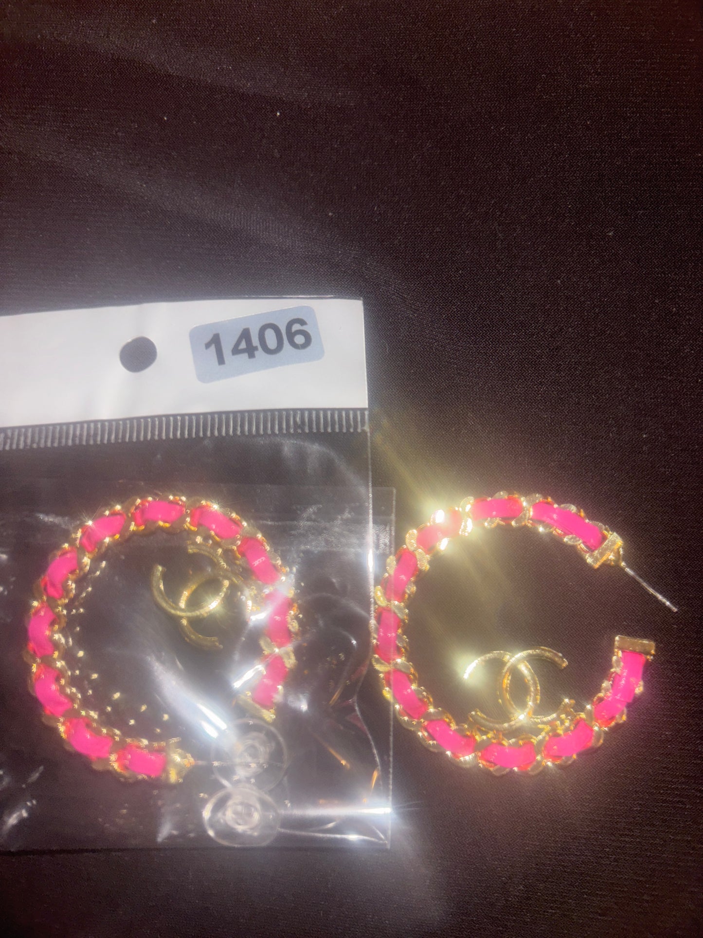 ✨The Luxe 💗 Dark Pink Enamel Chain Logo Hoop Earrings
