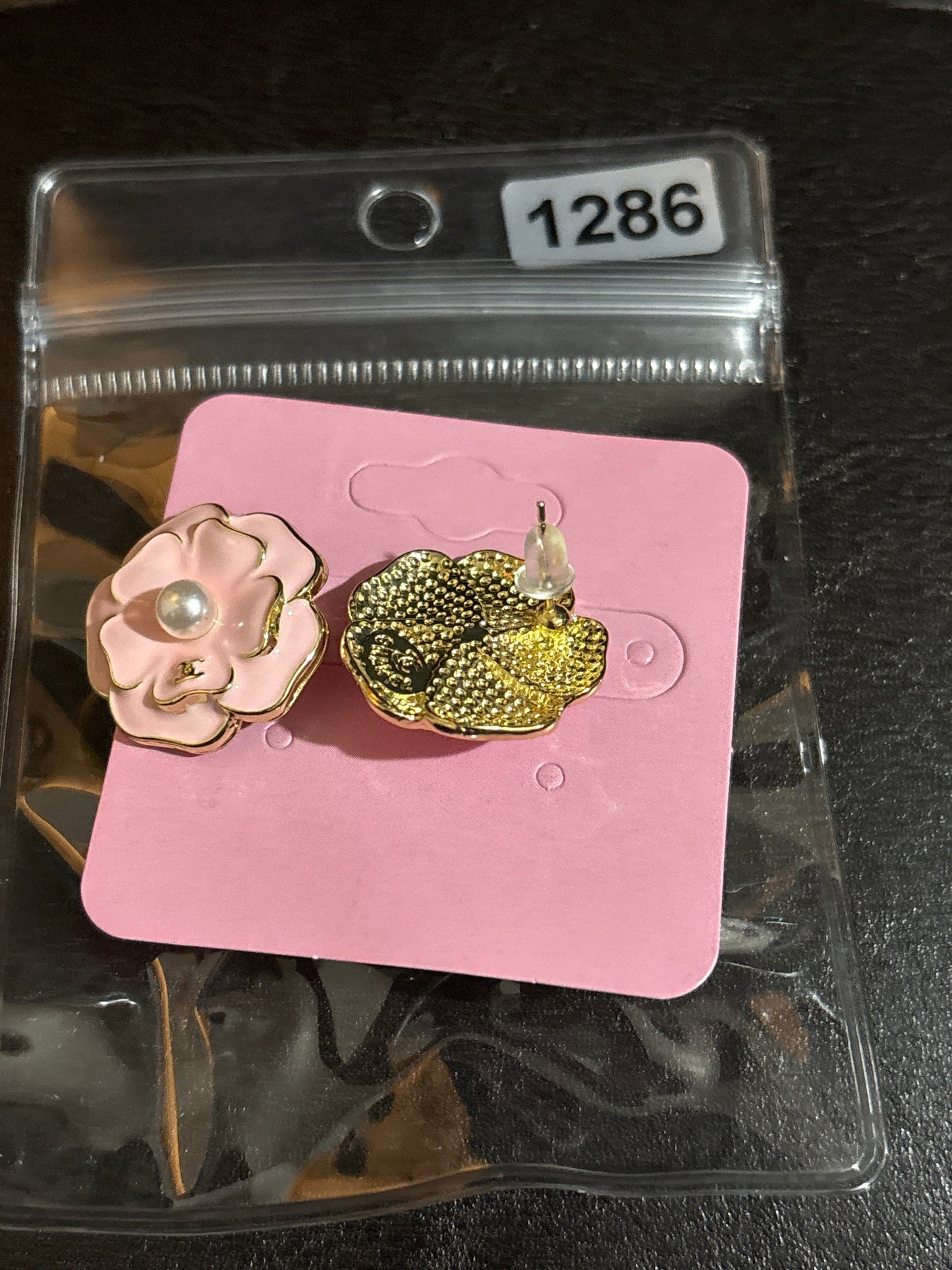 Luxury Pink Enamel Camellia Flower Stud Earrings with Faux Pearl Center & Gold-Tone Trim 🌸🫖✨