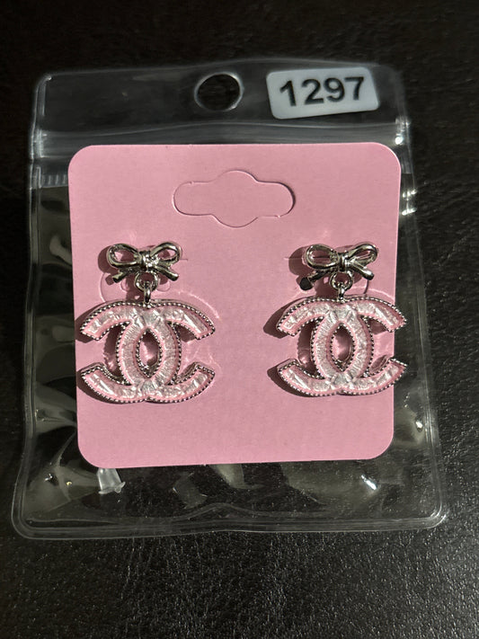 Luxury Pink Enamel Double-C Logo Bow Drop Earrings with Silver-Tone Milgrain Edge 🎠💗✨
