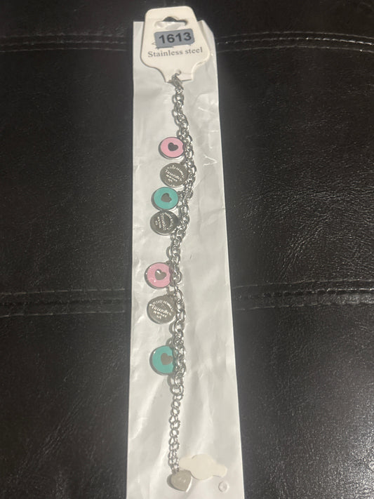 "Return to Tiffany & Co." Multicolor Herz Charm Armband 💙💗🪨✨ Edelstahl | Pinke & Türkisfarbene Emaille-Herz-Charms | Luxuriöser Statement-Schmuck 💎