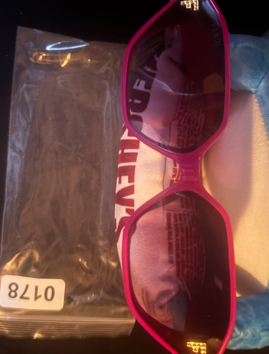 Luxury Hot Pink Cat-Eye Sunglasses with Gold Logo — Item #0178