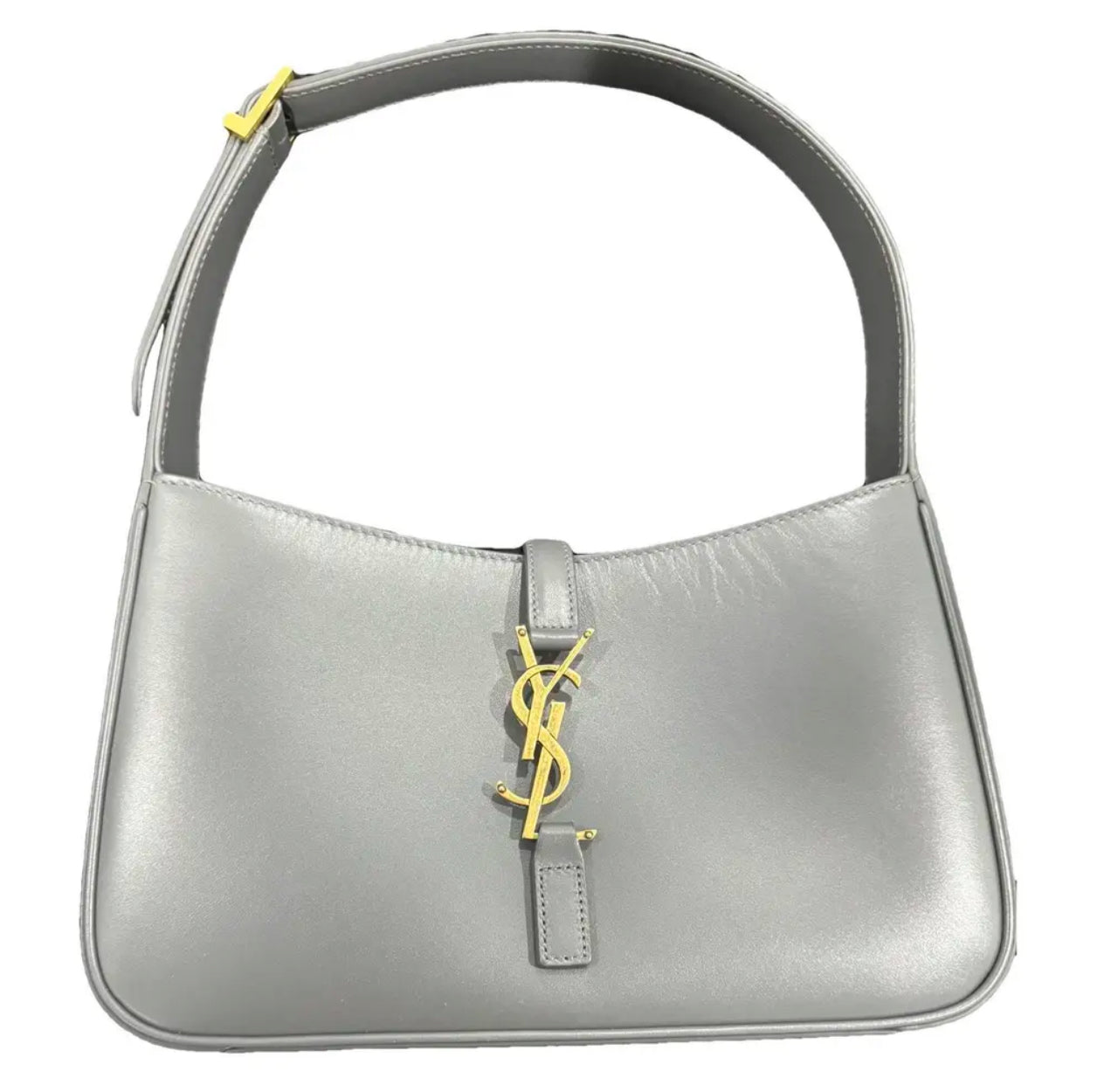 ✨ Le 5 à 7 Hobo Bag in Silver 🫟
