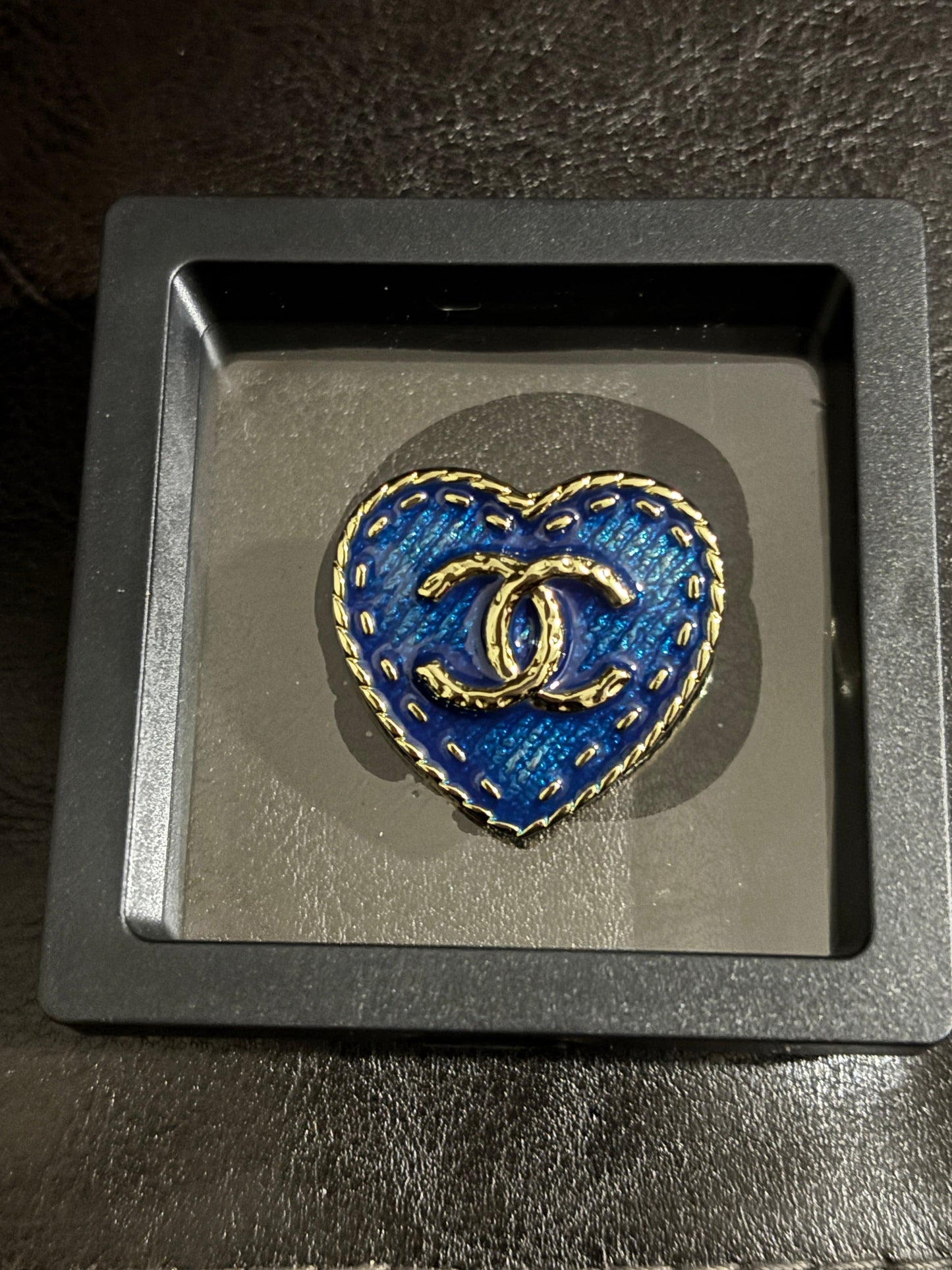 Luxury Royal Blue Enamel Heart Brooch with Gold-Tone Double Initial Logo & Stitch Edge Detail 💙💛✨