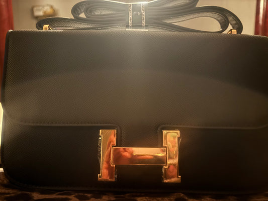 ✨The Black 🖤 Signature Clasp Shoulder Bag