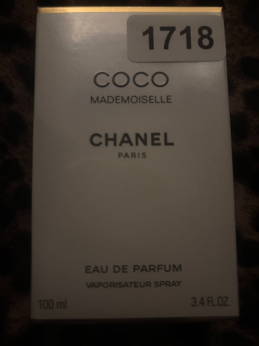 ✨Coco 💖Mademoiselle Eau de Parfum by Chanel Paris.