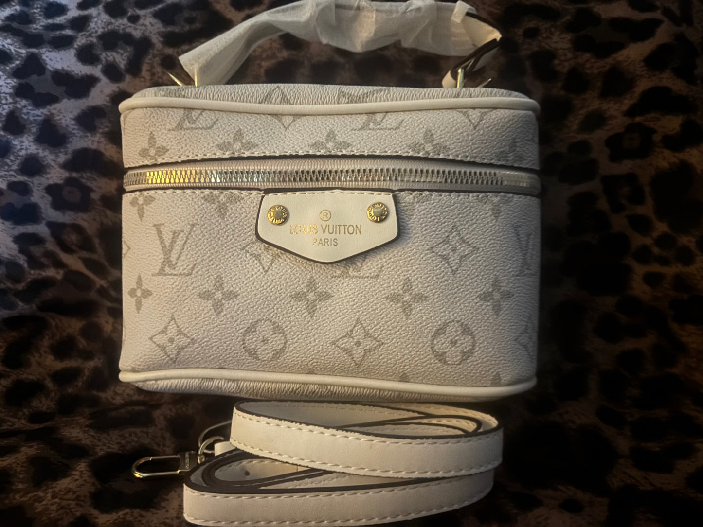 💸 White Monogram Leather Luxury Vanity Case ✨