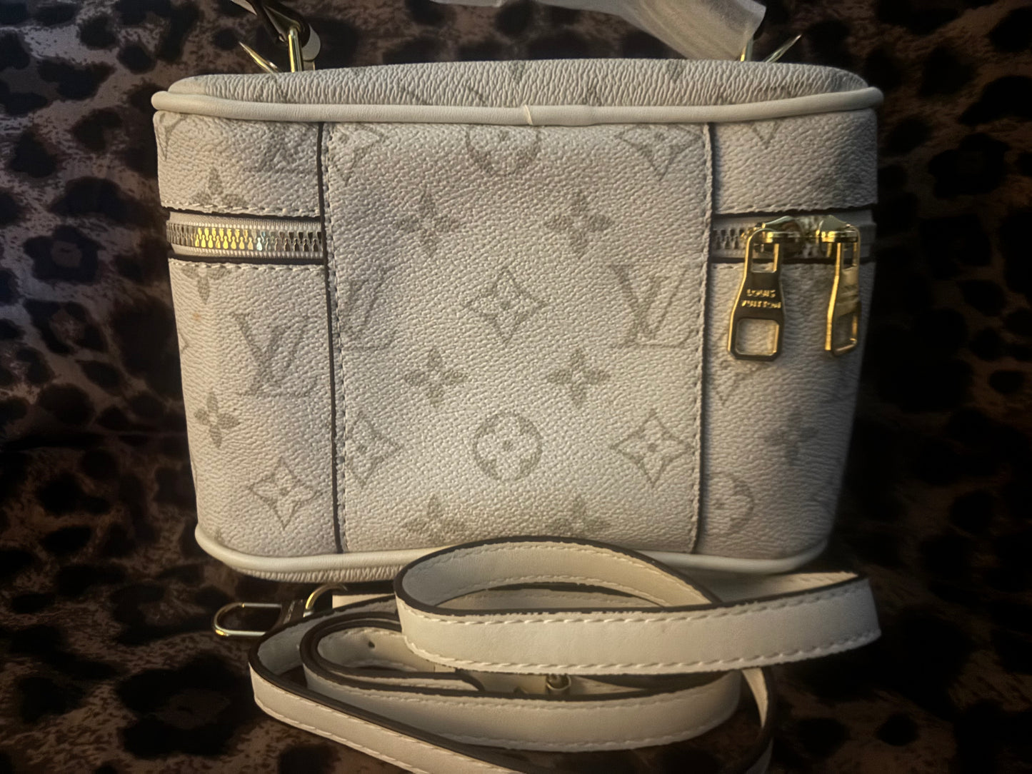 💸 White Monogram Leather Luxury Vanity Case ✨