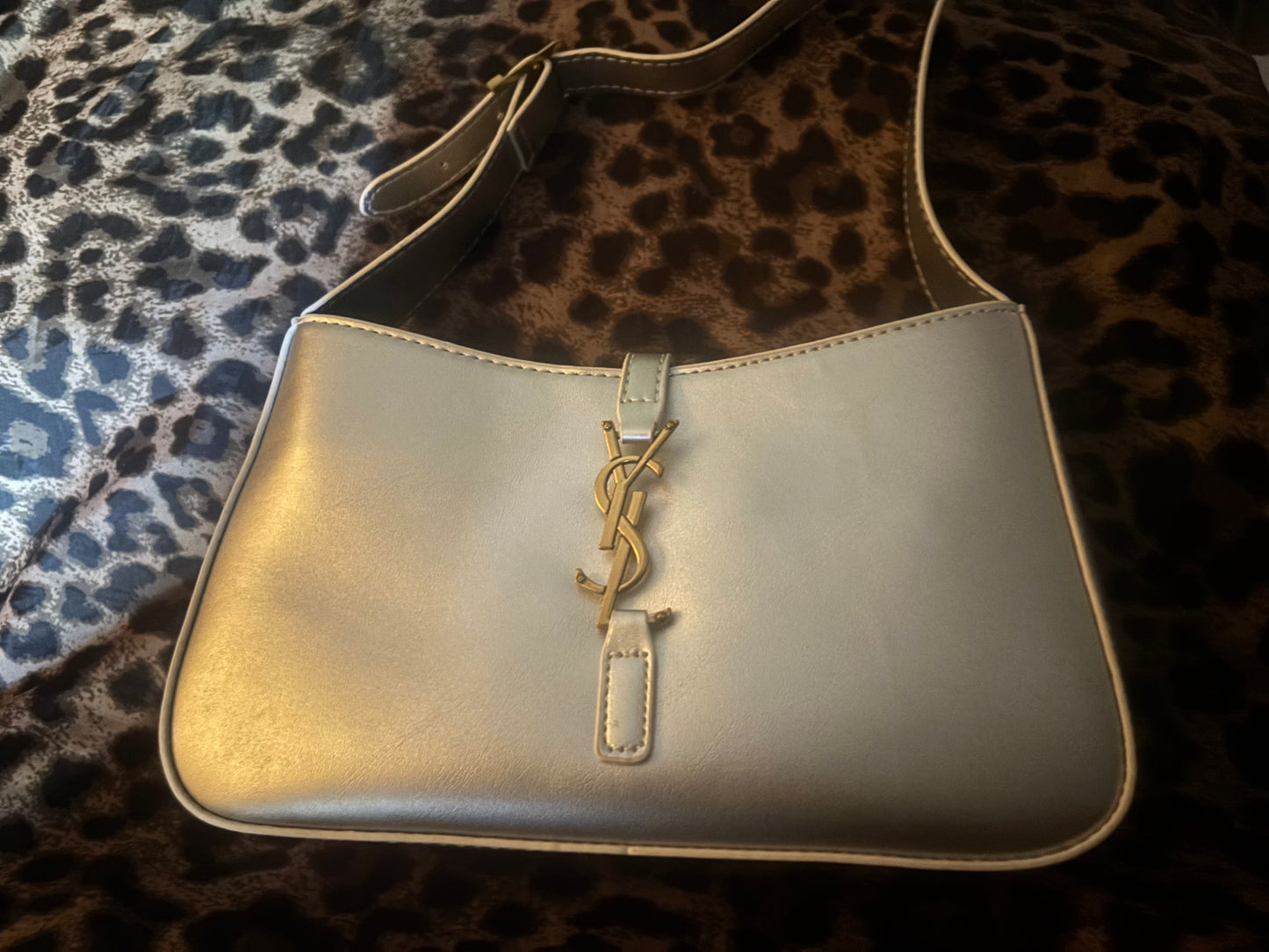 ✨ Le 5 à 7 Hobo Bag in Silver 🫟