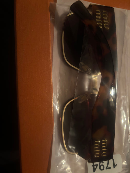 💸✨ Luxury Inspired Rimless Square Sunglasses ✨