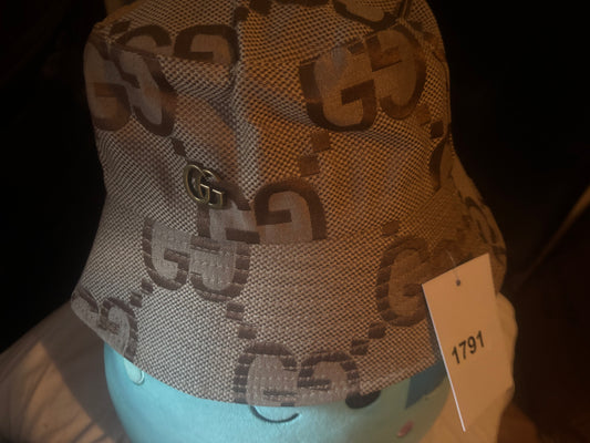 👒🤎✨ Luxury Inspired Jumbo Pattern Bucket Hat