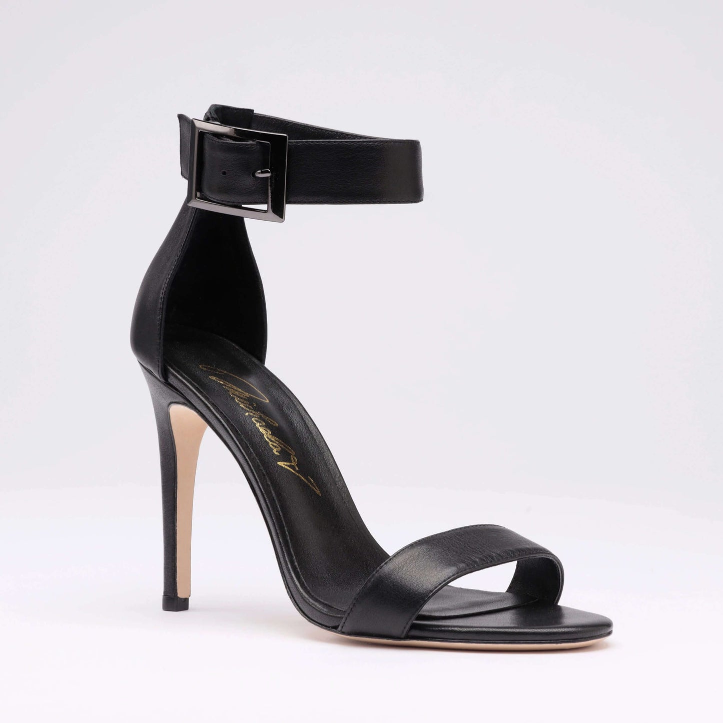✨Michaela V Chapman Black Leather Heels🎀
