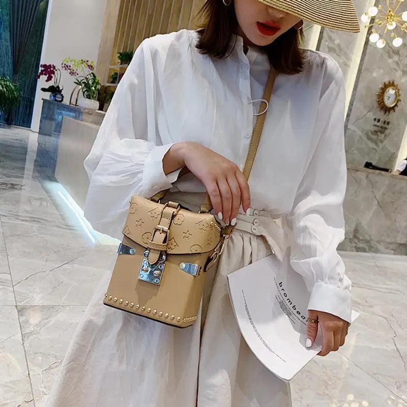 Dazzling Sequin & Rivet Flap Crossbody Bag 💫💎✨ | Luxury PU Leather | Lock Closure | Designer-Inspired Shoulder Bag for Women 👑