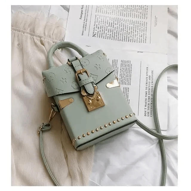Dazzling Sequin & Rivet Flap Crossbody Bag 💫💎✨ | Luxury PU Leather | Lock Closure | Designer-Inspired Shoulder Bag for Women 👑