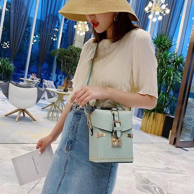 Dazzling Sequin & Rivet Flap Crossbody Bag 💫💎✨ | Luxury PU Leather | Lock Closure | Designer-Inspired Shoulder Bag for Women 👑