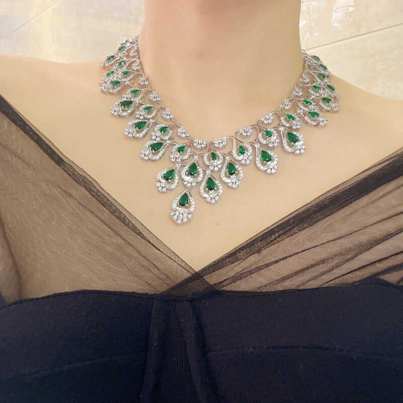 Grüner Zirkon Abendkleid Accessoires Halskette Ohrringe