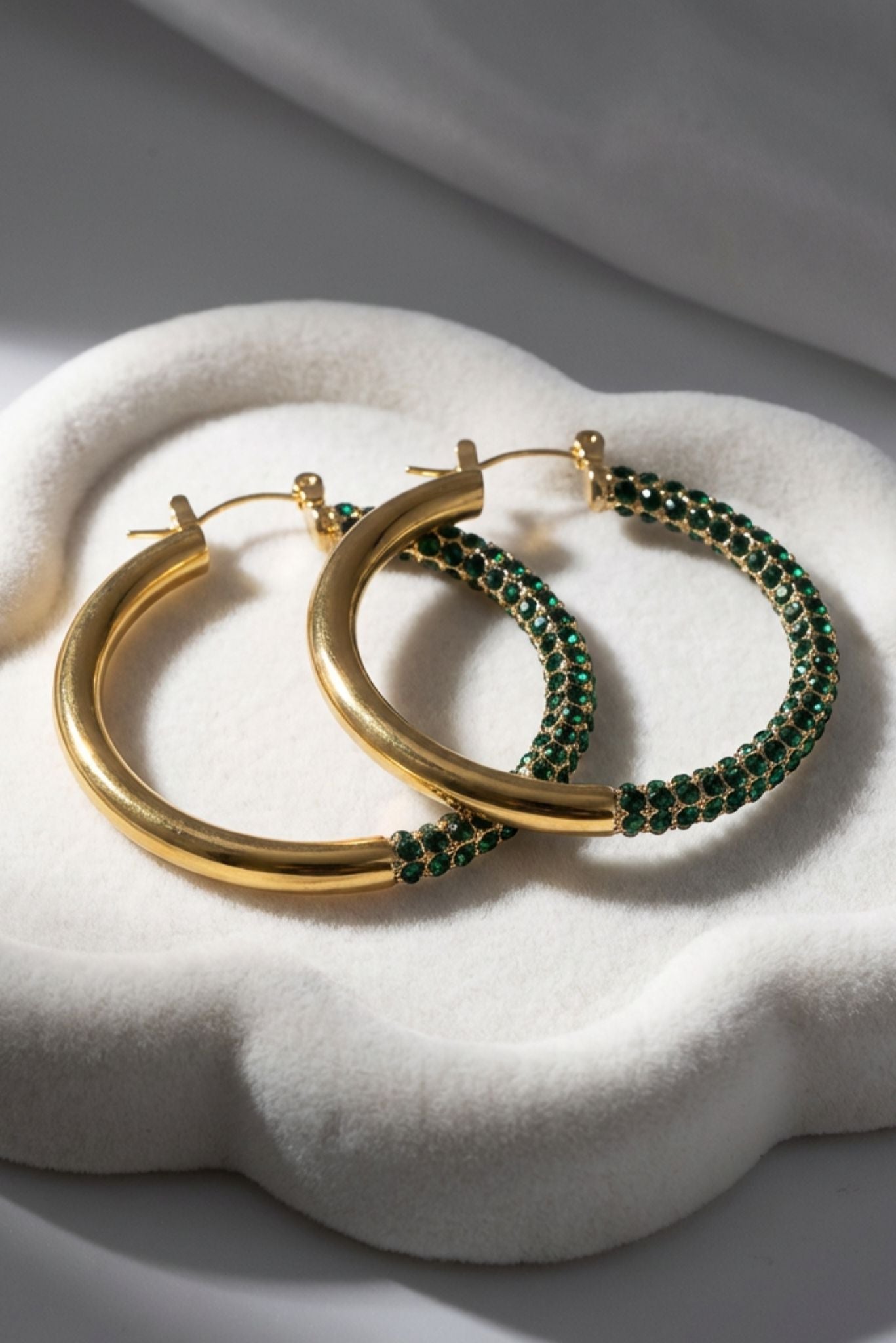 ✨Paloma Waterproof Two-Tone Emerald Chunky Rope Hoop Earring🛍️